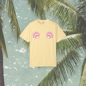 Camiseta divertida de concha marina, ropa de playa divertida, camiseta unisex, estilo veraniego, regalos para amantes del océano, ropa informal para el día a día, camiseta gráfica moderna.