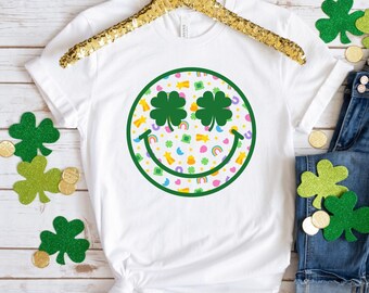 Retro St Patrick's Day T-Shirt: Smiley Clover Design