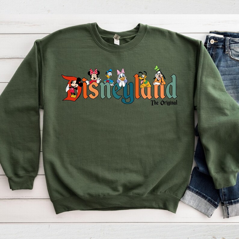 a sweatshirt with the word disneyland on it