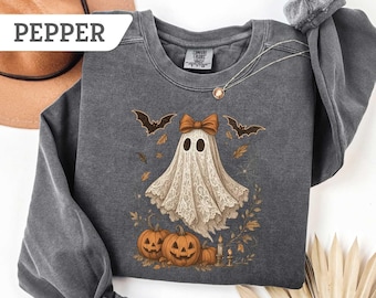 Comfort Colors®Halloween Lace Ghost Shirt,Cute Floral Ghost T-Shirt,Halloween Sweatshirt,Lacey Ghost Tee,Spooky Season Gift,Cute Fall Flower