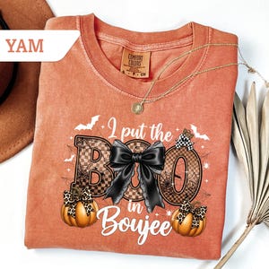 Comfort Colors®I Put The Boo in Boujee Halloween Sweatshirt,Сute Pumpkin Shirt,Halloween shirt,Spooky Season tee,Trick or Treat Tshirt Gift