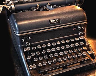 Vintage Royal Manual Typewriter – Black 1940s Decor Literary Gift - read description