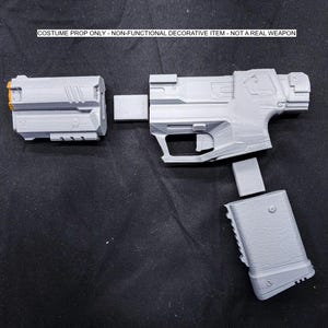 Rebecca Cosplay Prop- Cyberpunk Militech M-76e Omaha x2