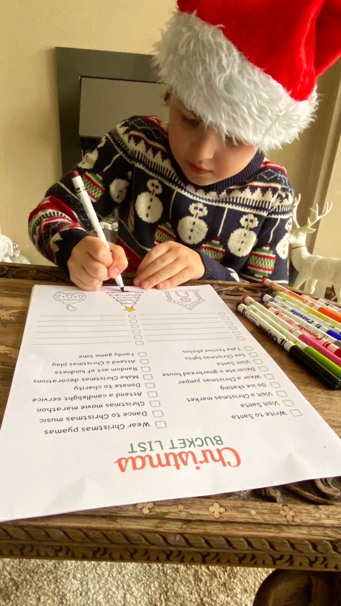 Christmas Activity List. Printable Colour-in Christmas Bucket List for ...