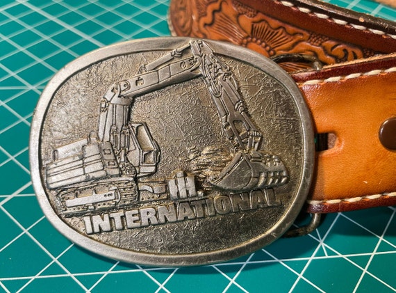 IH Excavator Belt Buckle w/Tony Lama Leather Belt… - image 1