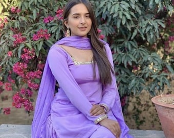 Custom Punjabi Patiala-pak: crêpe salwar kameez met chiffon dupatta