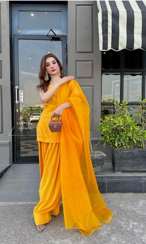 Pakistani Crepe Silk Suit: Punjabi Salwar Kameez With Golden Lace - Etsy Pakistani Crepe Silk Suit: Punjabi Salwar Kameez With Golden Lace - Etsy