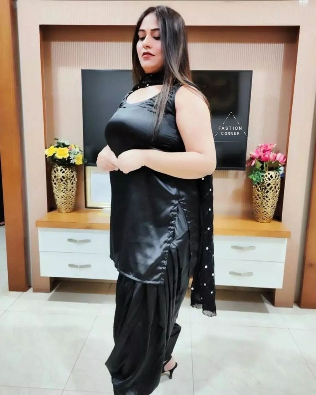 halter satin maxi dress Fabric:93% Polyester 7% Spandex Zara Black Halter Neck made in Hawaii creating a look that’s
