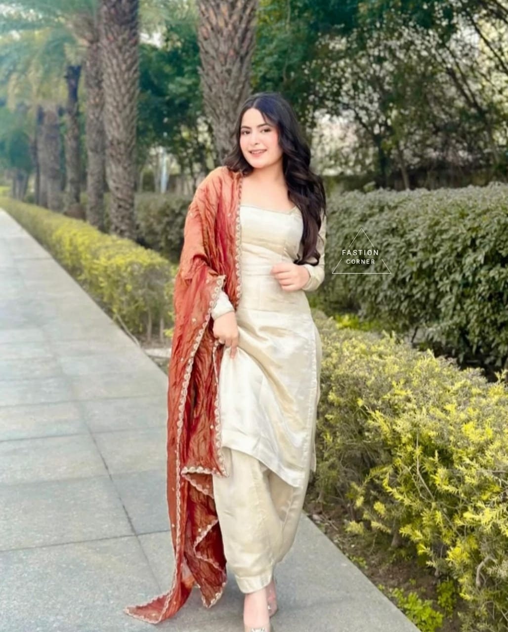 party wear dress salwar suit Glamorous Party Wear Dresses for Women & Men