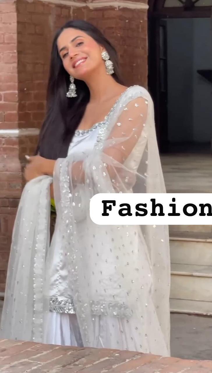 White Crepe Salwar Kameez Suit: Punjabi Patiala Style - Etsy Israel, image size:728x1280