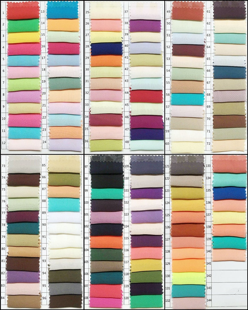 Pu&ograve; includere: Una tabella colori con 144 campioni di tessuto in una vasta gamma di colori. I campioni sono disposti in una griglia, mostrando varie tonalit&agrave;, dai rossi e blu vibranti ai pastelli tenui e ai toni neutri. Ogni campione &egrave; numerato.