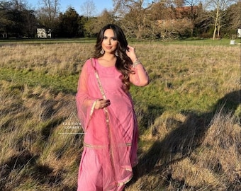 Rosa paljett Georgette Punjabi Patiala-kostym: Specialsydd Salwar Kameez