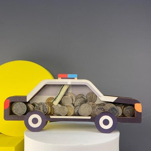 オーダーメイドのパーソナライズされたパトカーの子供用貯金箱、貯金箱、子供へのギフト、出産祝い、子供へのカスタムギフト