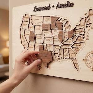 Mapa de viaje de madera personalizado de EE. UU. / Regalo de madera para el 5.º aniversario de bodas / Letrero de mapa de aventuras para rastrear viajes por los 50 estados