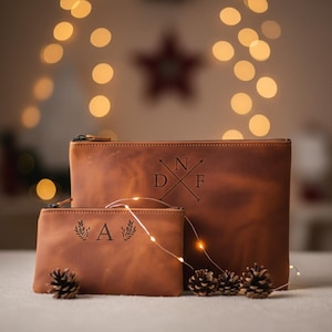 Custom leather cosmetic pouch, Personalized leather makeup bag, Large leather make up bag,Leather make up bag for women,Leather zipper pouch