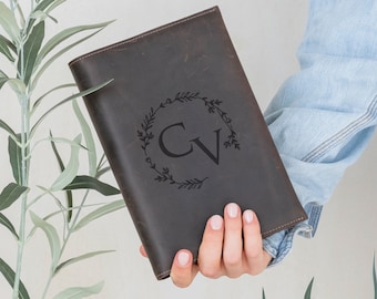 Monogrammed leather book cover, Handmade book cover, Personalized book cover, Minimalist book cover, Leather book sleeve, Book protector