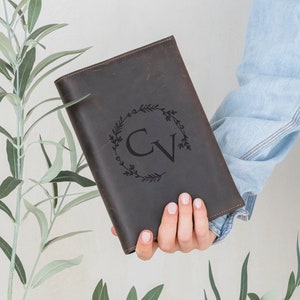 Monogrammed leather book cover, Handmade book sleeve, Personalized book case, Leather book protector, Custom leather book cover