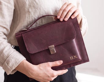 Personalized Leather Book Bag with Handle, Custom Book Carrier Case, Book Cover with Pocket, Leather Book Protector Bag, Gift for Book Lover