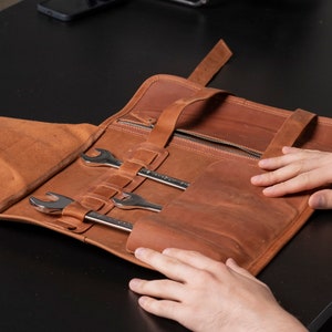 Estuche de herramientas de cuero personalizado, Organizador de herramientas de cuero, Porta llaves de cuero, Bolsa enrollable para herramientas, Estuche enrollable para herramientas hecho a mano, Estuche con ruedas para guardar herramientas
