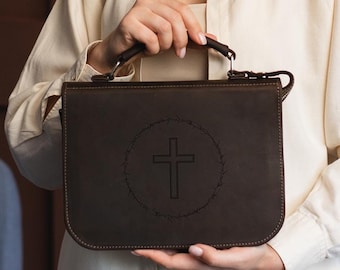 Personalized leather bible case, Bible cover with handle, Leather bible bag, Custom bible case, Leather bible carrier, Zipper bible cover