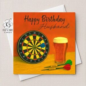 Carte d'anniversaire / Fête des pères Fléchettes au pub. Carte personnalisée pour mari, lui, père, fils, petit-fils, partenaire - Square haute qualité. 6 x 6 - 8 x 8 po.