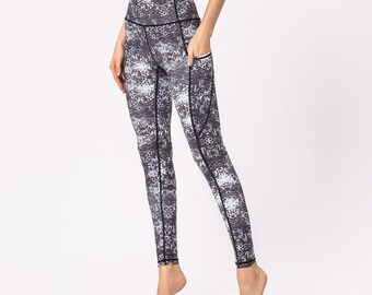 Leggings con bolsillos estampados