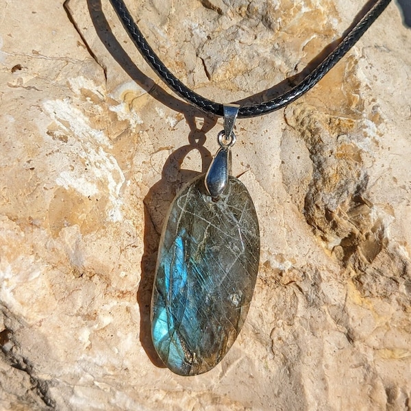 Pendentif cabochon Labradorite