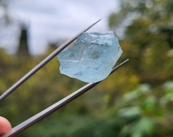 Aquamarine gemstones, AAA+ quality, 76 carats, raw aquamarine stone, natural raw aquamarine stone