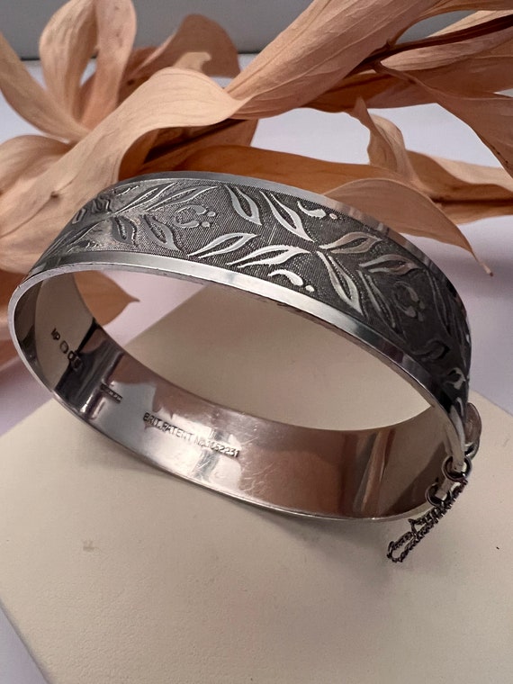 A Vintage Solid Sterling Silver Cuff Bangle. 7 In… - image 2