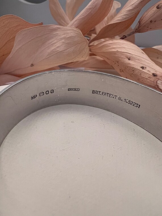 A Vintage Solid Sterling Silver Cuff Bangle. 7 In… - image 7