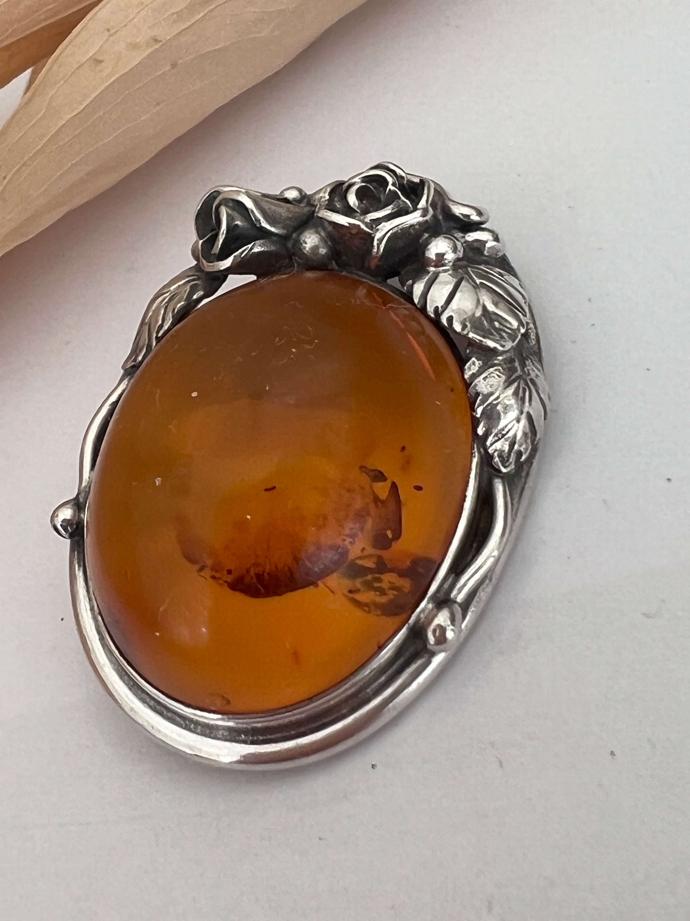 Broche Argent Massif 925 Et Cabochon Ambre Design XXème – Pièce Unique Vintage