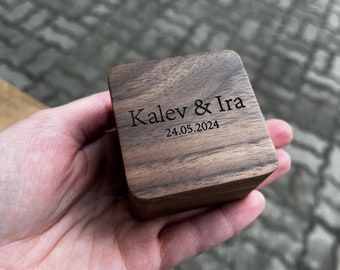 Custom Wooden Wedding Ceremony Ring Box Personalized Engraved Engagement Ring Box Square Ring Bearer Proposal Ring Box Holder Personalised