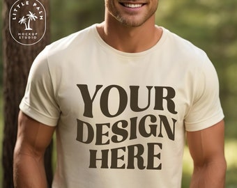 Natuurlijke Bella Canvas 3001 Mockup Heren TShirt Mockup | Papa Mockup Zomer Buiten Natuur Thema Basic Casual Lifestyle Mockup Achteraanzicht Beige