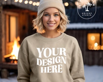 Sand Gildan 18000 Sweatshirt Mockup | Winter, Weihnachten (Instant Download)
