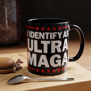 Tazza da caffè ULTRA MAGA (11oz.)