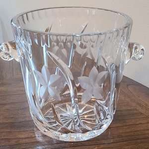 Eiskübel Blumen geätzter Glaseimer geschweifter Griff
