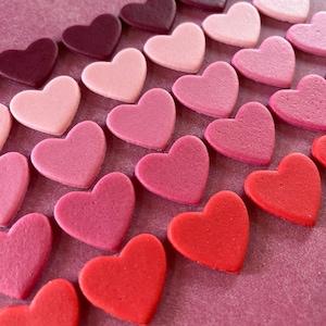 Eetbaar 25 GEMENGD rood/roze hartjes Fondant Taartversieringen Suikerglazuur Accessoires taarttoppers