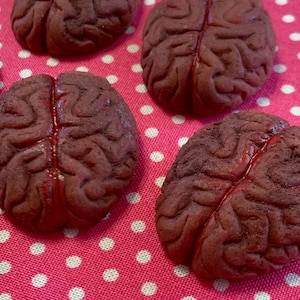 12 Edible Zombie Food Brains Halloween Gruesome Gory Body Part Icing Sugar paste fondant cake topper