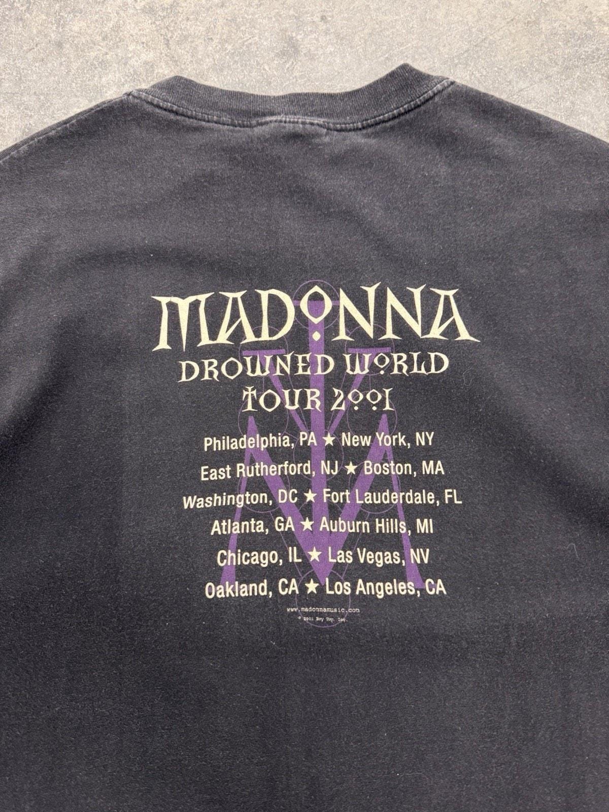 Madonna マドンナ 2001ワールドツアー Tシャツ Madonna 2001 Tour T-shirt – Reware Vintage