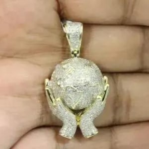 Pendentif carte du monde en Moissanite pour hommes, coupe ronde, 2,50 carats, plaqué or jaune 14 carats, cadeau d'anniversaire idéal