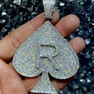 Colgante con letra personalizada de diamante redondo de 4,00 quilates creado en laboratorio, chapado en oro blanco de 14 quilates, regalo de cumpleaños, sin cadena