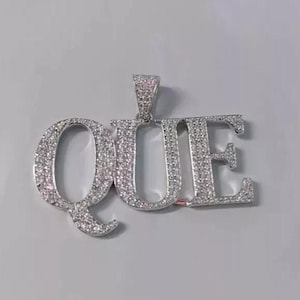 Colgante de moissanita auténtica de 3,00 cts. Colgante "NOMBRE" personalizado para hombre. Dije personalizado. Colgante de hip hop. Colgante de moissanita. Regalo de cumpleaños. Sin cadena.