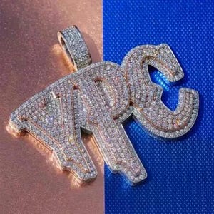 Colgante de moissanita auténtica de 3,00 cts. Colgante "NOMBRE" personalizable para hombre. Charm personalizado. Colgante de hip hop. Colgante de moissanita. Regalo de cumpleaños.