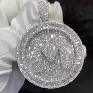 Colgante de moissanita personalizado / 3,30 quilates de peso total "Letra personalizada para hombre" / Baño de oro blanco de 14 quilates / Dije personalizado / Joyería hip hop