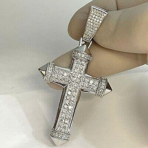Colgante de cruz de diamantes de talla redonda de 2,00 ct creados en laboratorio, chapado en oro blanco de 14 quilates, regalo de cumpleaños