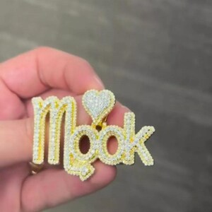 Colgante de moissanita auténtica de 1,50 quilates para hombre, con el nombre personalizado, dije personalizado, colgante de hip hop, colgante de moissanita, regalo de cumpleaños sin cadena.