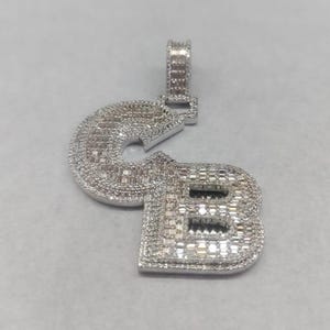 Colgante de moissanita auténtica de 2,00 cts. Colgante "LETTER" personalizado para hombre. Dije personalizado. Colgante de hip hop. Colgante de moissanita. Regalo de cumpleaños.