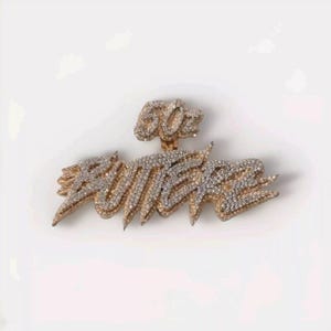 Colgante de moissanita con nombre, collar de hip hop para hombre de 4 quilates, colgante de moissanita auténtica, regalo de cumpleaños único en línea en India.
