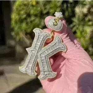 Colgante de moissanita de 4 quilates para hombre / Charm personalizable con "Letra personalizada" / Chapado en oro blanco de 14 quilates / Joyería de hip hop / Regalo de cumpleaños