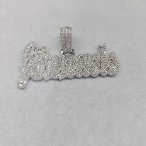 Colgante de moissanita auténtica de 2,00 cts. Colgante "NOMBRE" personalizado para hombre. Charm personalizado. Colgante de hip hop. Colgante de moissanita. Regalo de cumpleaños.